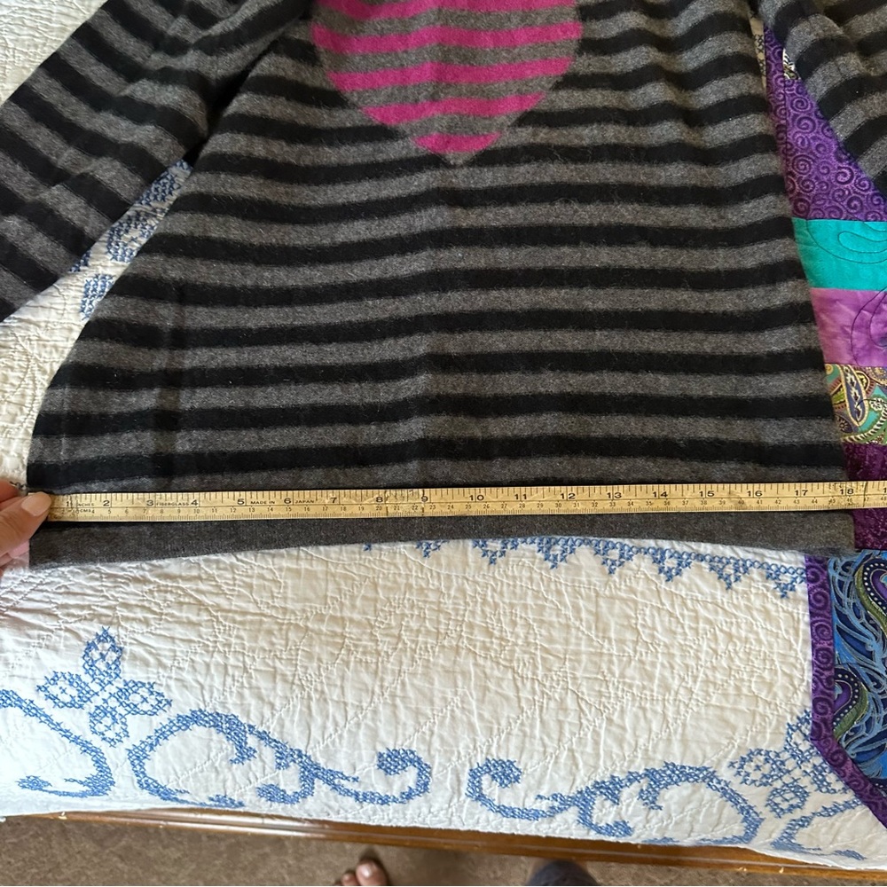 Sutton Cashmere black/grey stripe with pink/gray heart sweater no size t… - Picture 6 of 8